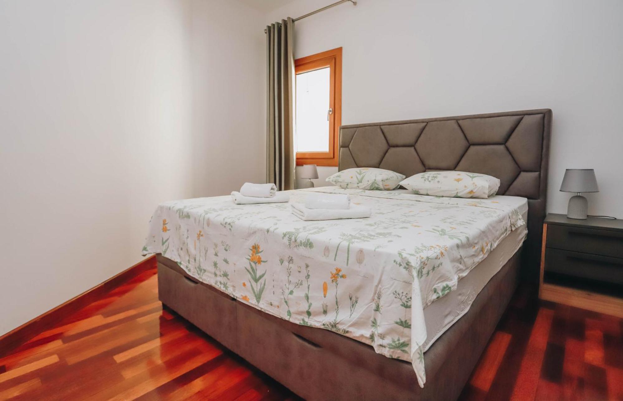 Apartment Near Ponta Nova Of Rafailovici Bečići Ngoại thất bức ảnh